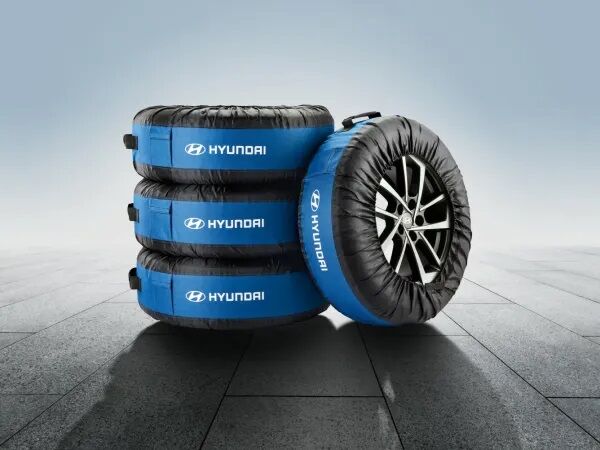Symbolbild Hyundai Reifenservice - vier Autoreifen