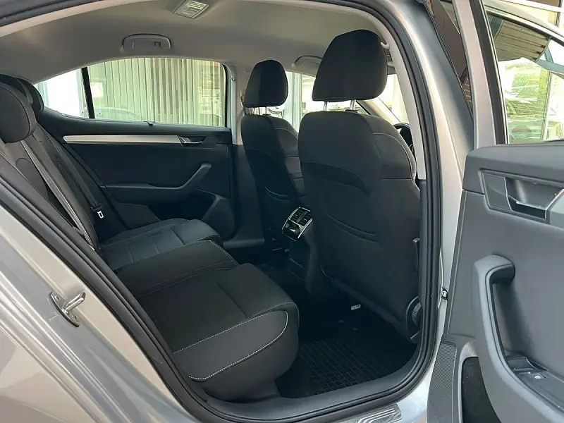 Skoda Superb 1,5 TSI ACT Ambition, Foto 7