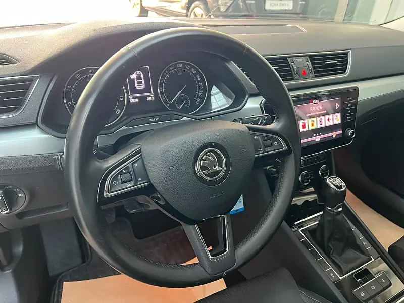 Skoda Superb 1,5 TSI ACT Ambition, Foto 9