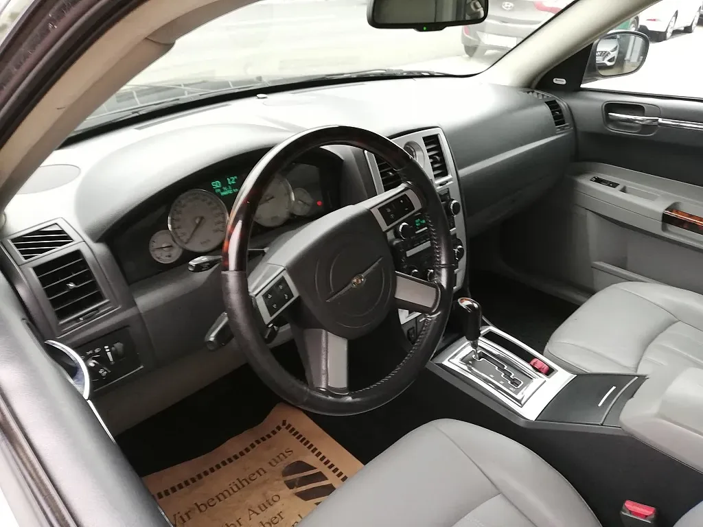 Chrysler 300 C 3,0 V6 CRD Aut., Foto 8