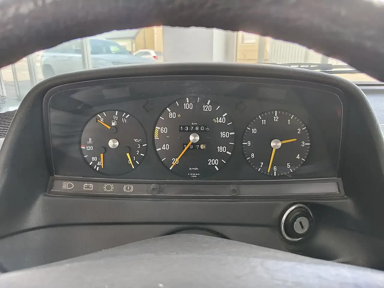 Mercedes-Benz 230 CE - 123243, Foto 7