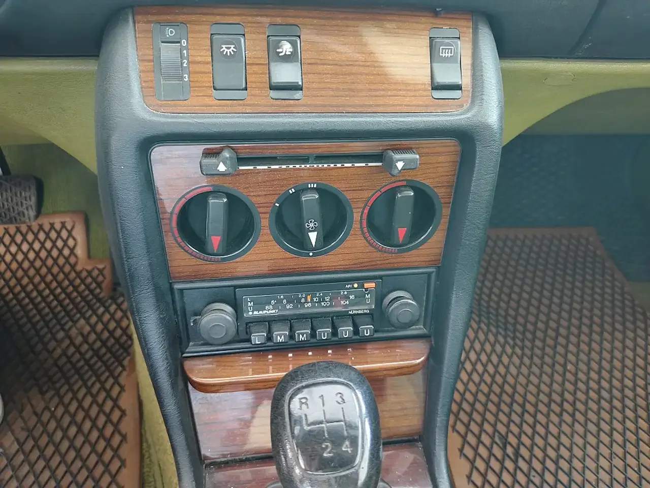 Mercedes-Benz 230 CE - 123243, Foto 8