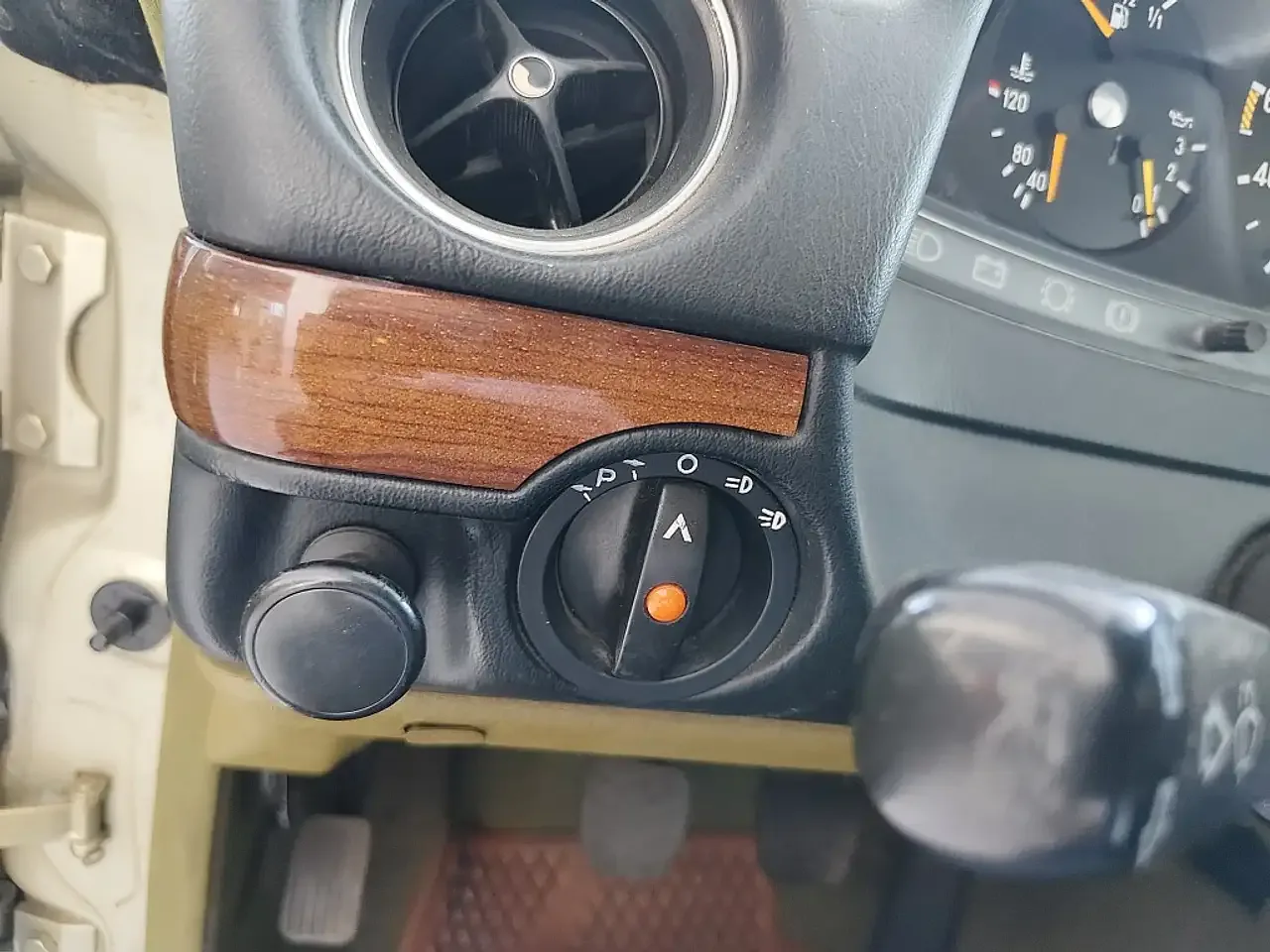 Mercedes-Benz 230 CE - 123243, Foto 10
