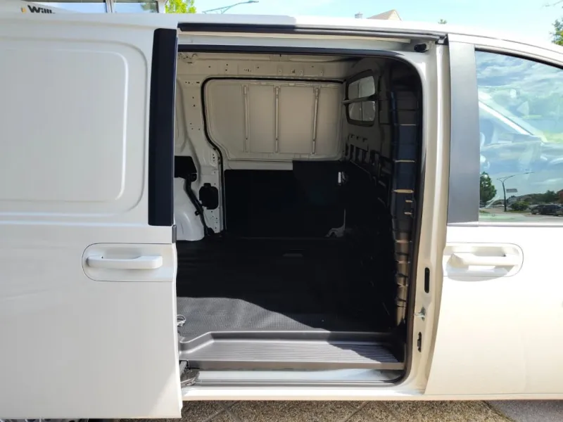 Hyundai STARIA Van HEV Kastenwagen 1.6 T-GDi HEV, Foto 5