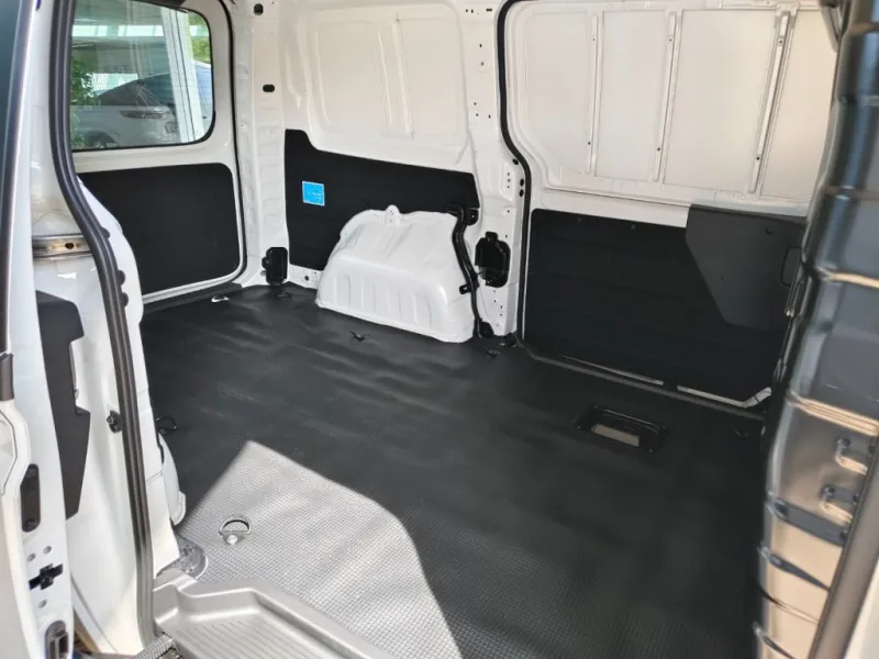 Hyundai STARIA Van HEV Kastenwagen 1.6 T-GDi HEV, Foto 6